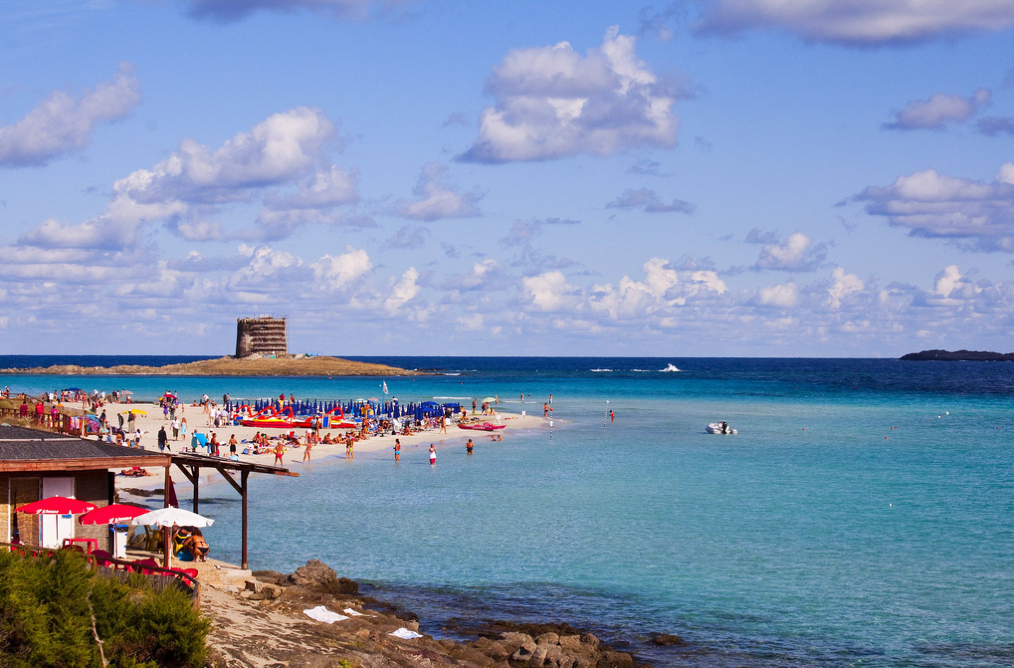 11 la pelosa beach sardinia italy